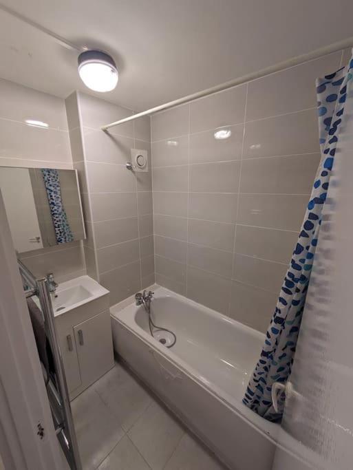 Flat, Apartment In Haggerston N1, Central ลอนดอน ภายนอก รูปภาพ