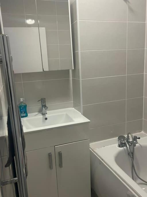 Flat, Apartment In Haggerston N1, Central ลอนดอน ภายนอก รูปภาพ