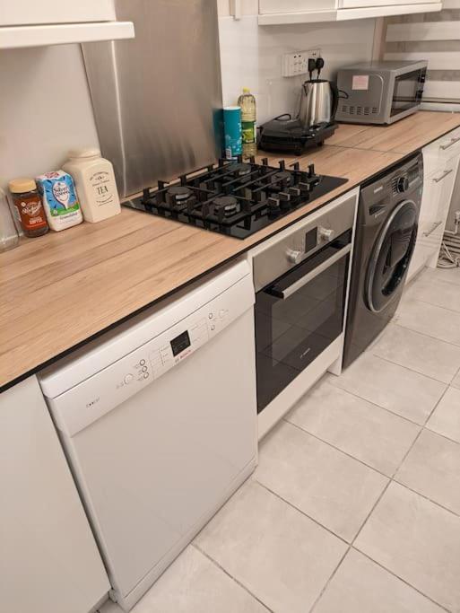 Flat, Apartment In Haggerston N1, Central ลอนดอน ภายนอก รูปภาพ